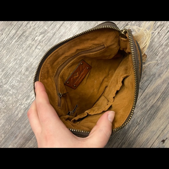 Patricia Nash wristlet - Picture 6 of 6